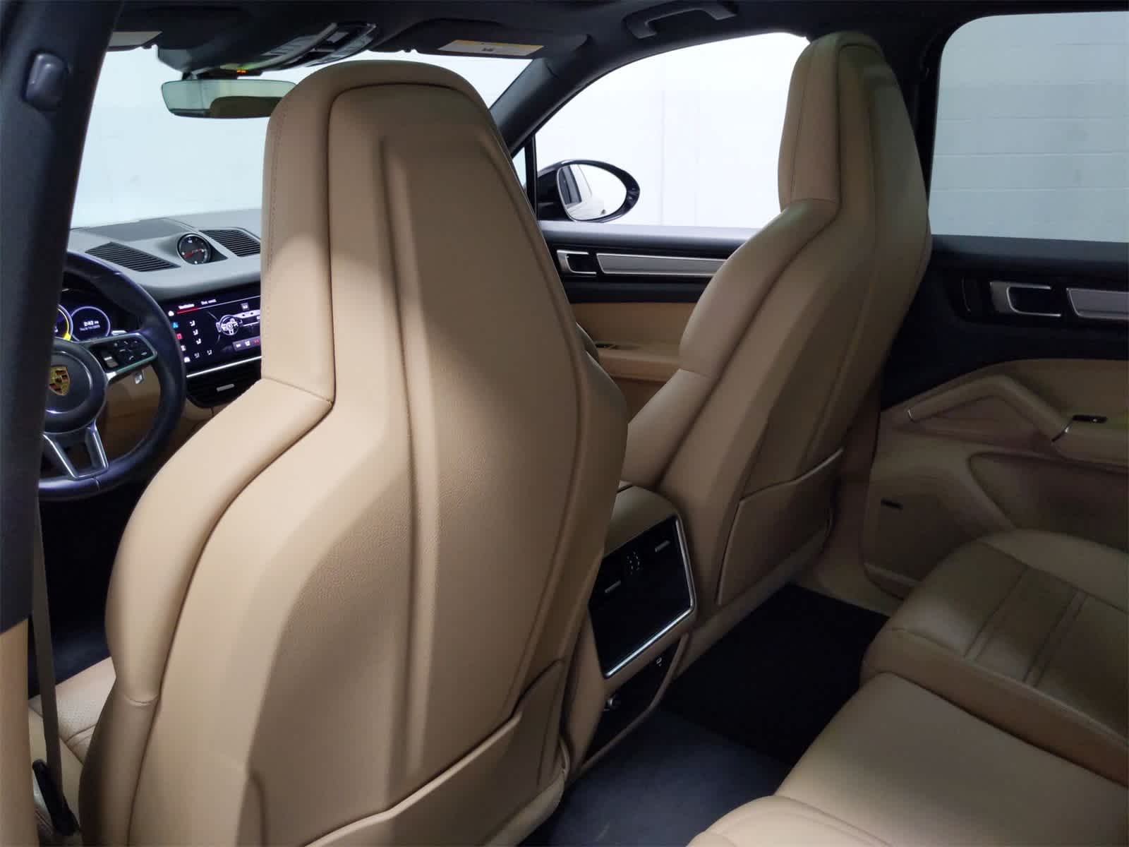 Thumbnail: 2023 Porsche Cayenne - 23