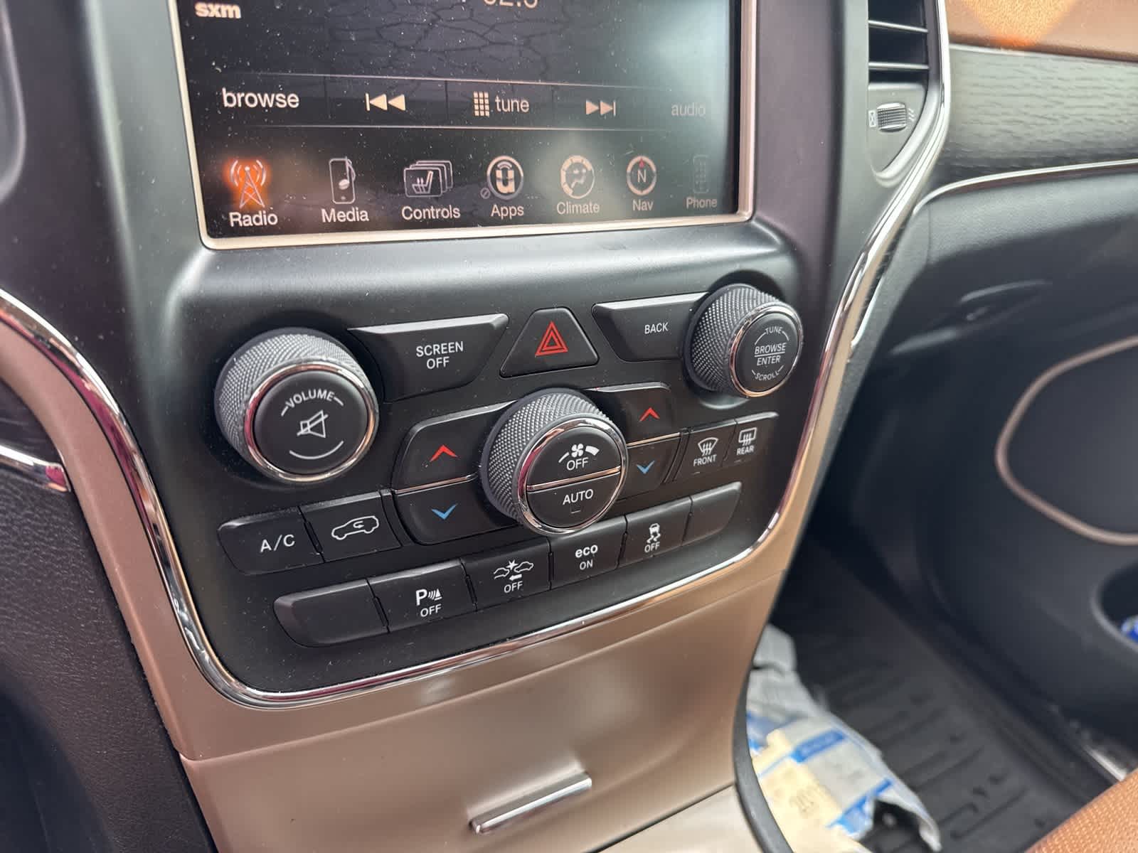 Thumbnail: 2015 Jeep Grand Cherokee - 36