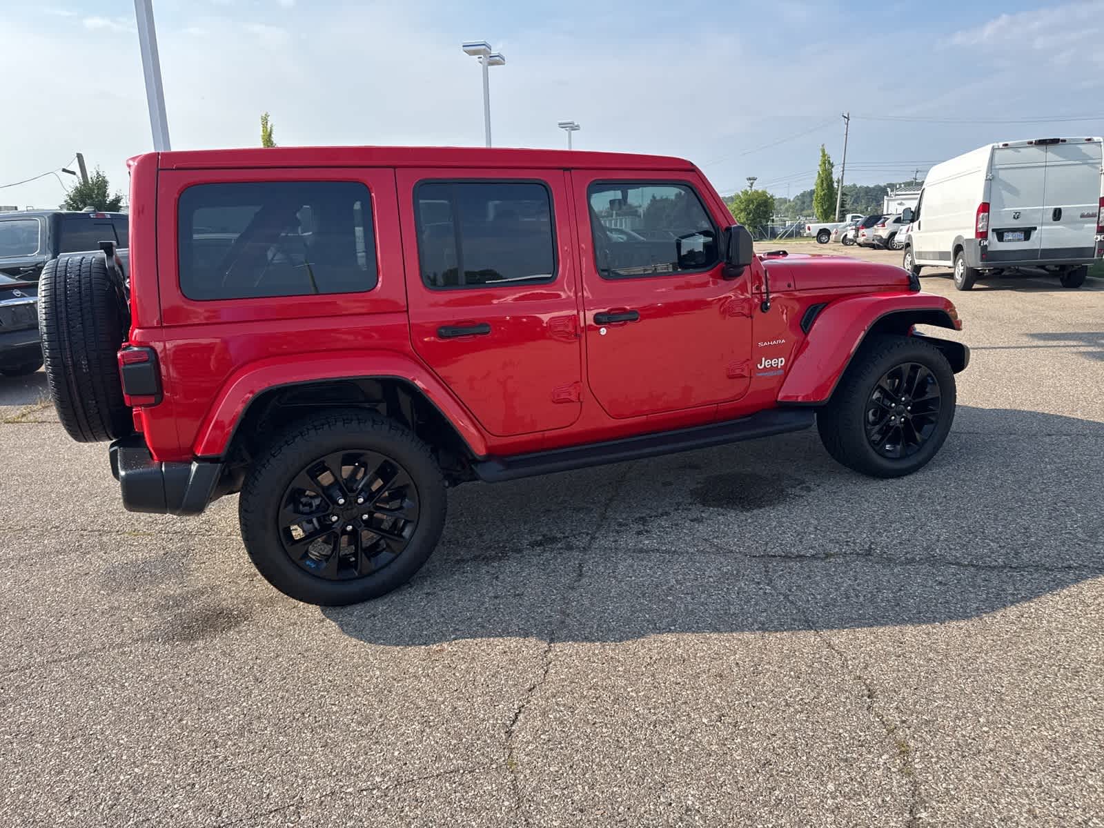 Thumbnail: 2022 Jeep Wrangler - 14