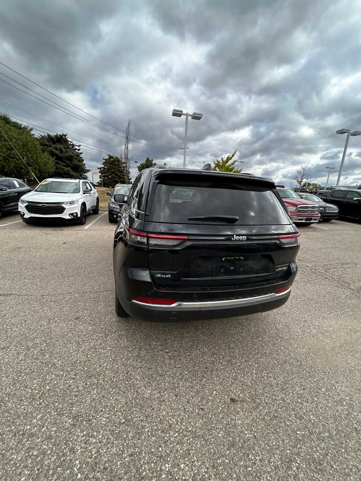 Thumbnail: 2023 Jeep Grand Cherokee - 20