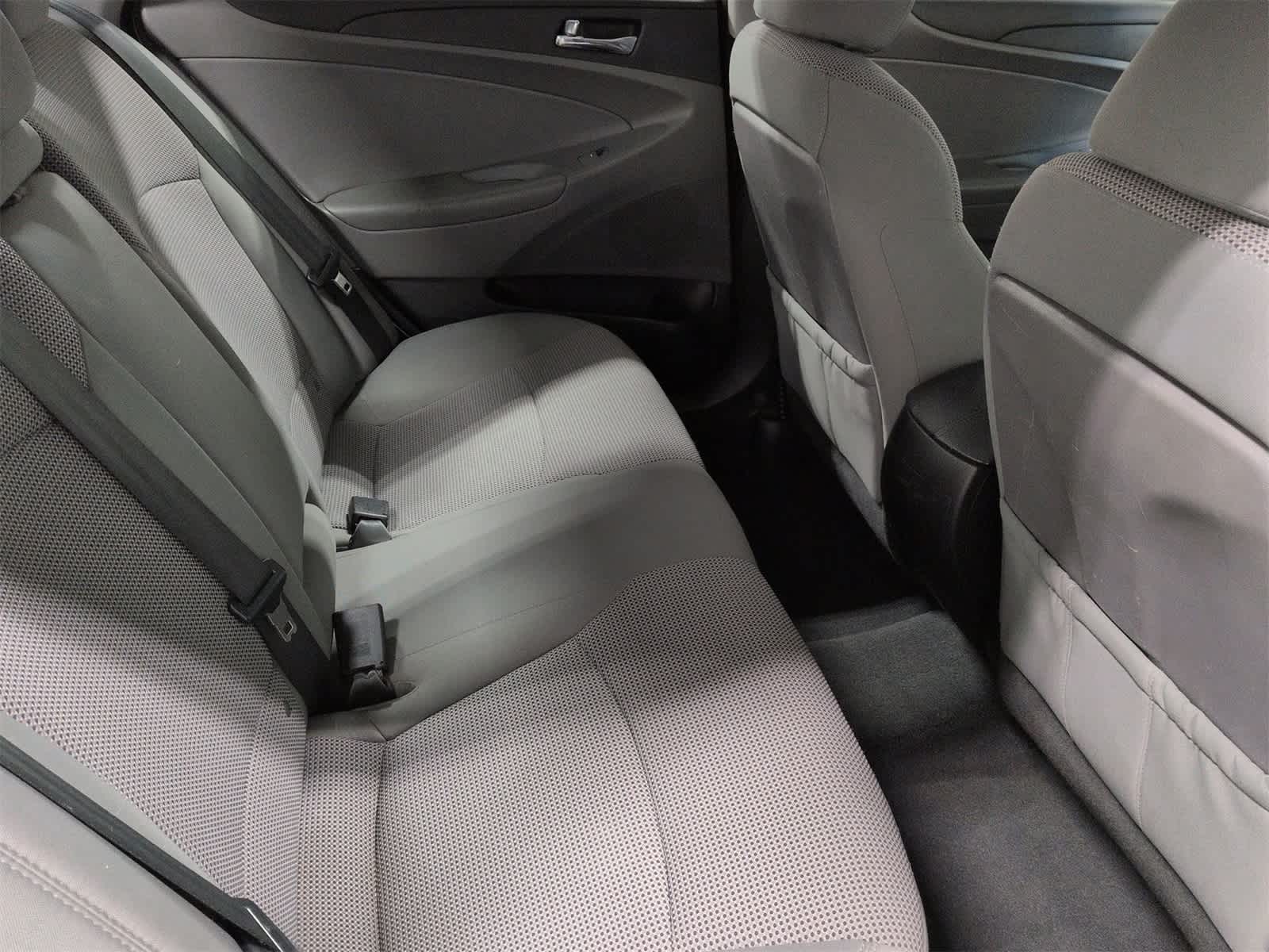 Thumbnail: 2013 Hyundai Sonata - 21