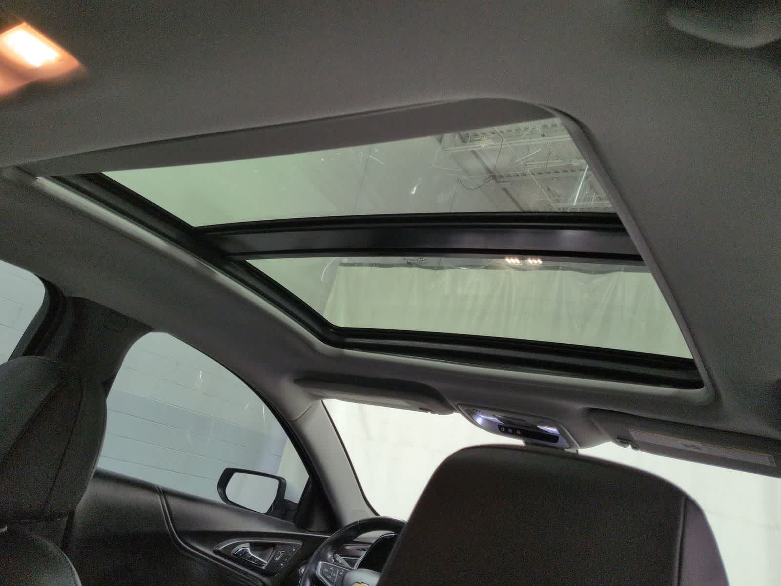 Thumbnail: 2018 Chevrolet Malibu - 23