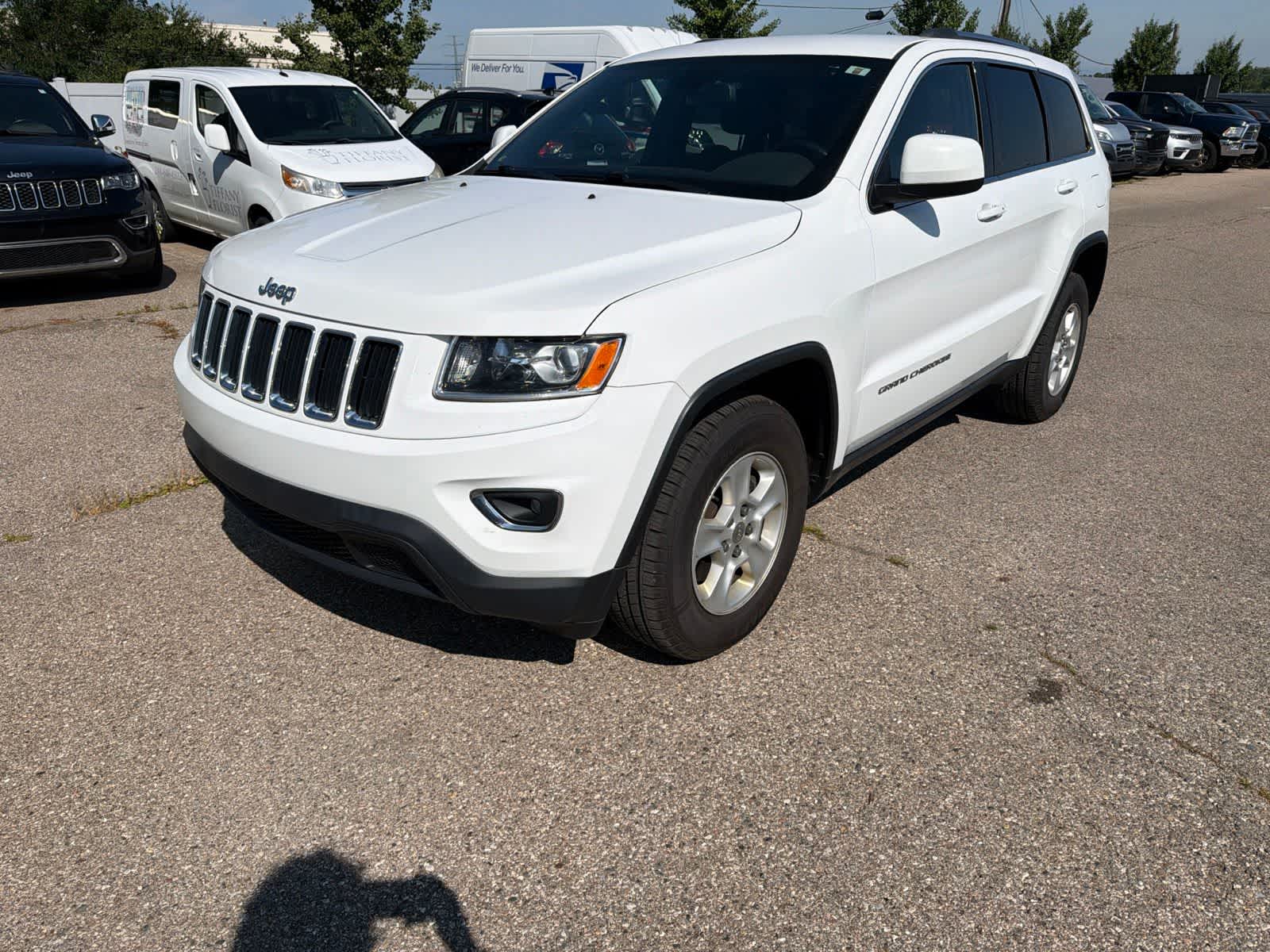 Used 2015 Jeep Grand Cherokee Laredo with VIN 1C4RJFAG8FC627832 for sale in Farmington Hills, MI