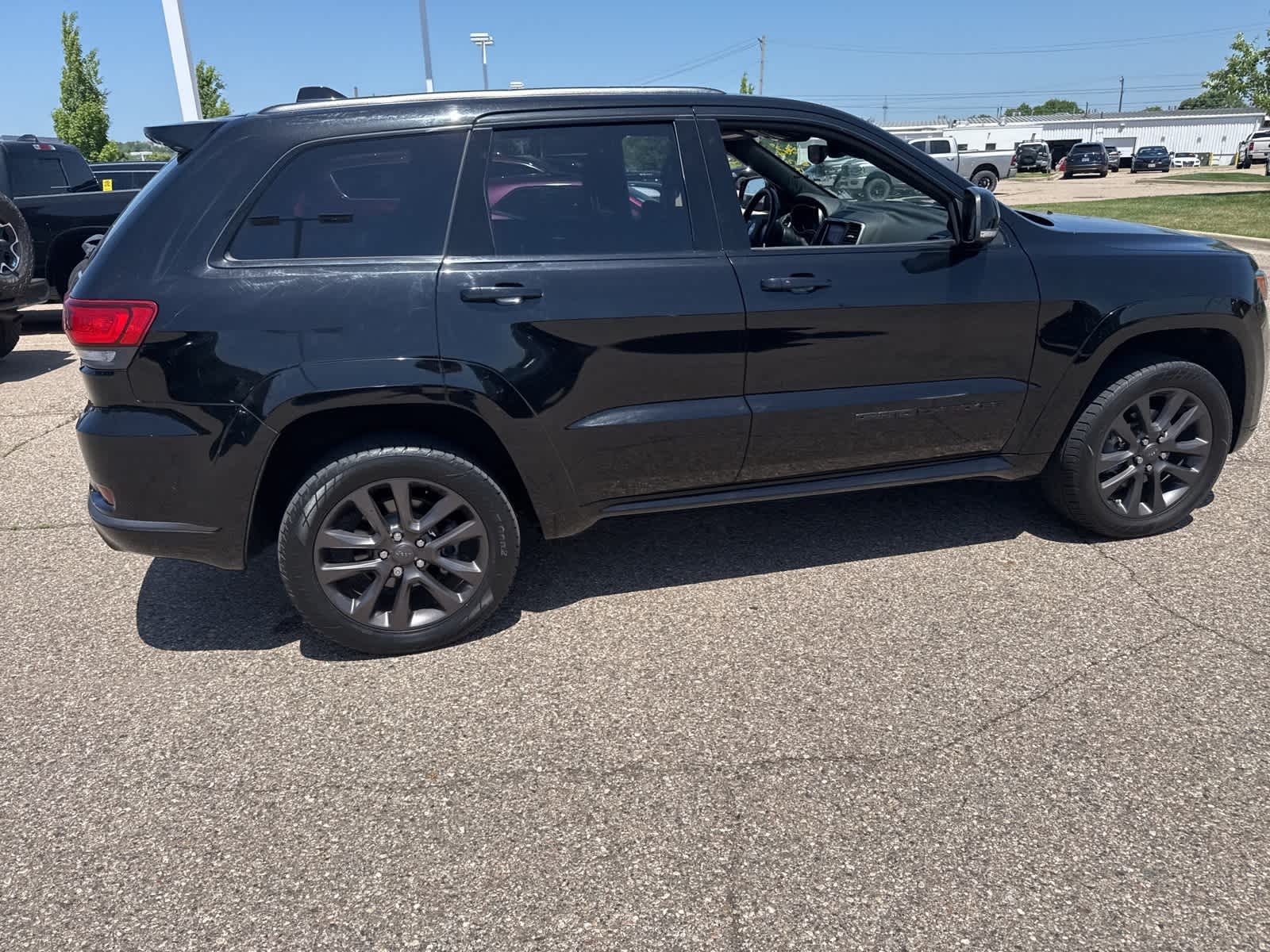 Thumbnail: 2018 Jeep Grand Cherokee - 16