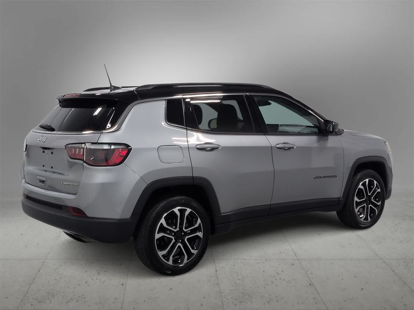 Thumbnail: 2022 Jeep Compass - 8