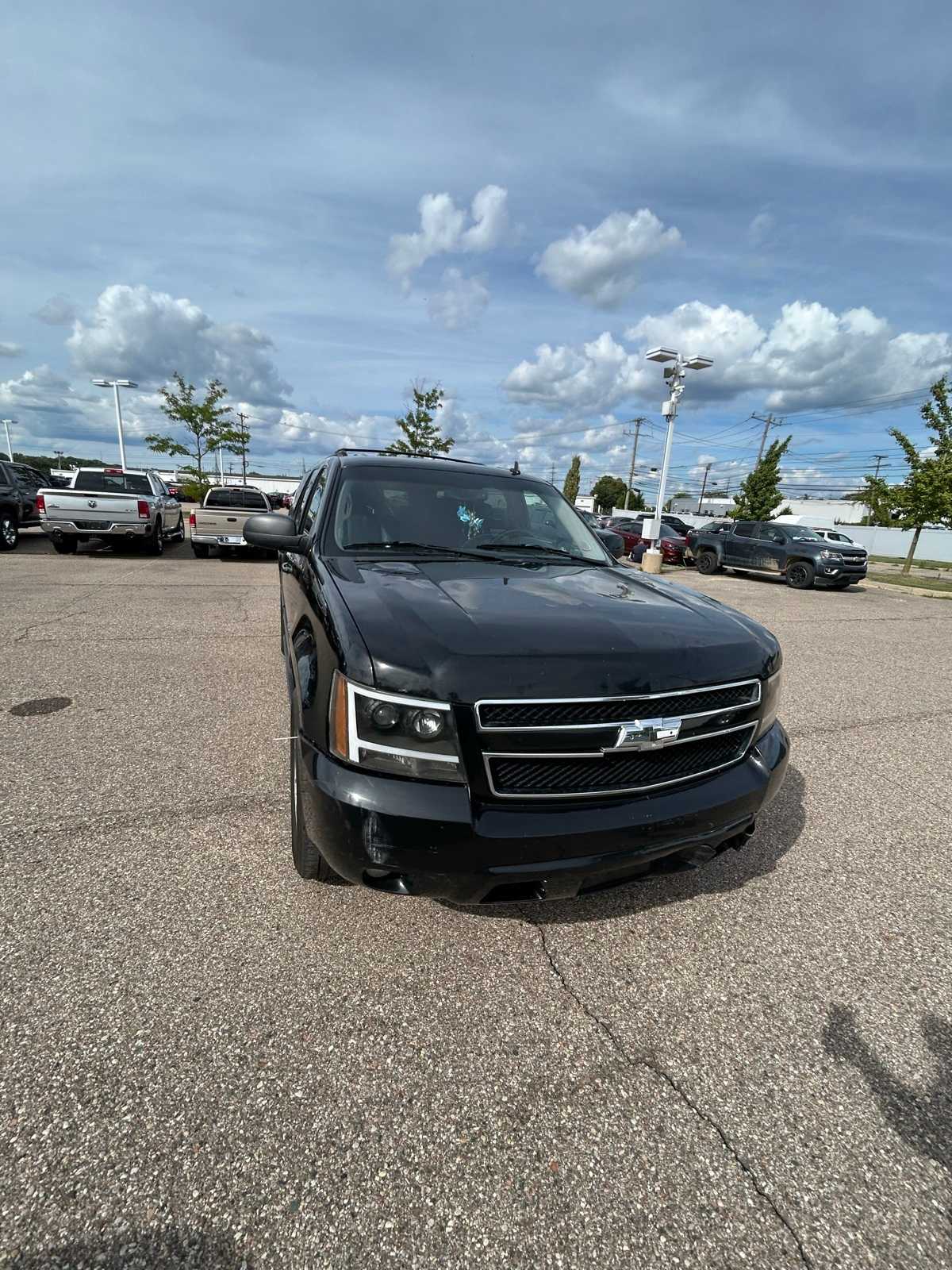 Thumbnail: 2011 Chevrolet Suburban - 7