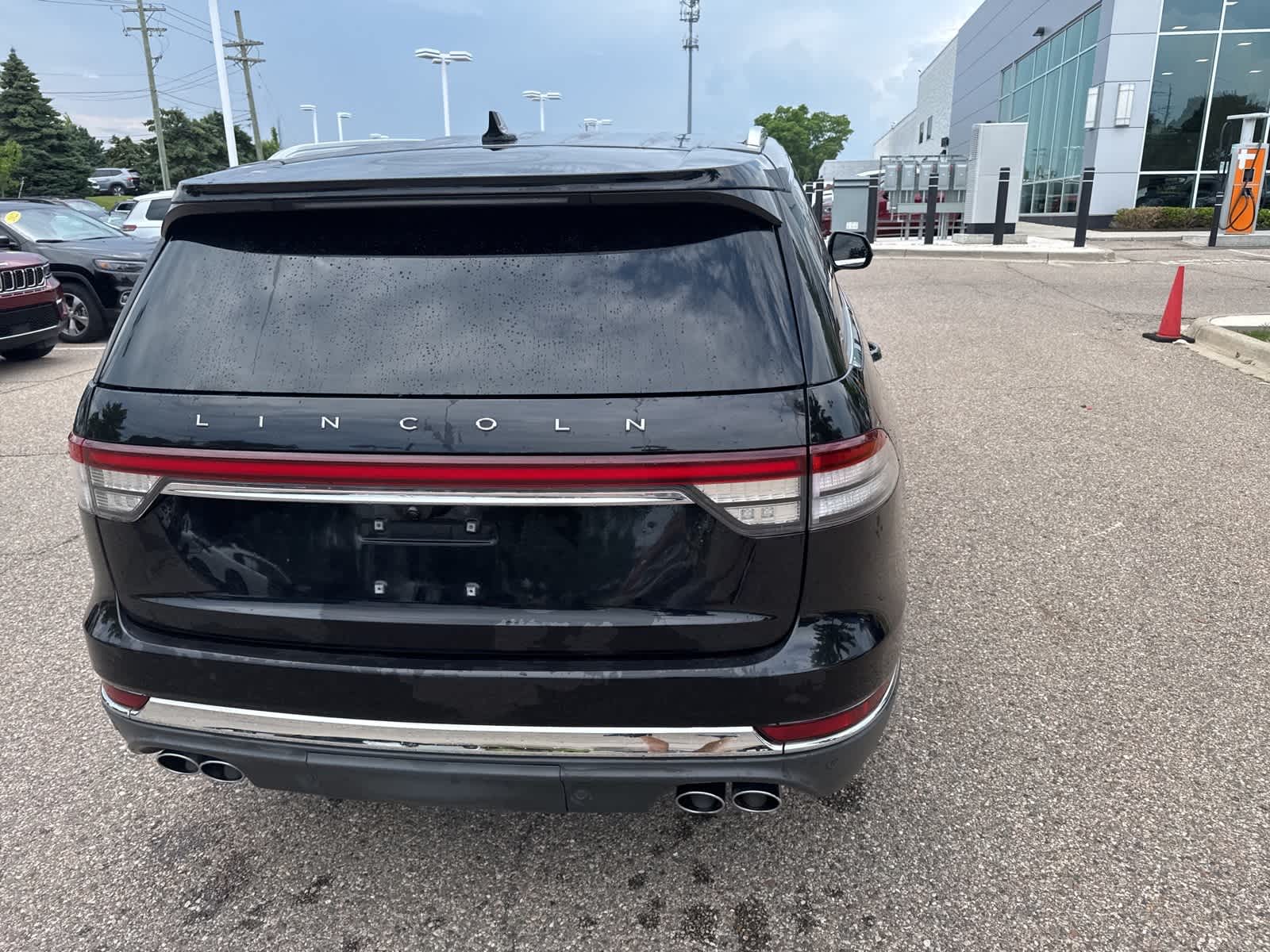 Thumbnail: 2020 Lincoln Aviator - 17