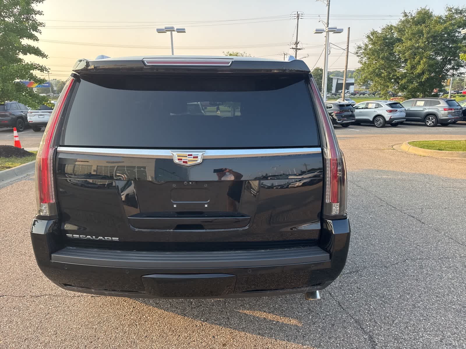 Thumbnail: 2018 Cadillac Escalade - 20