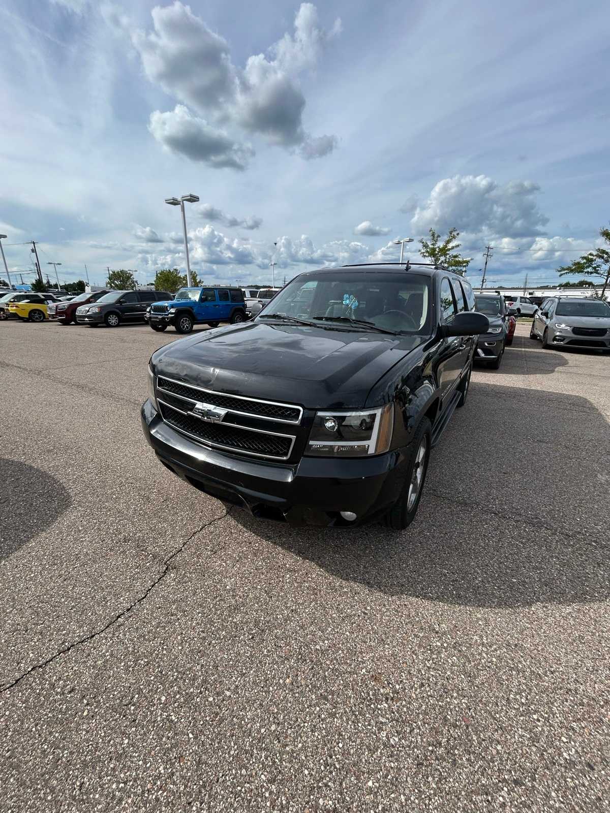 Thumbnail: 2011 Chevrolet Suburban - 5