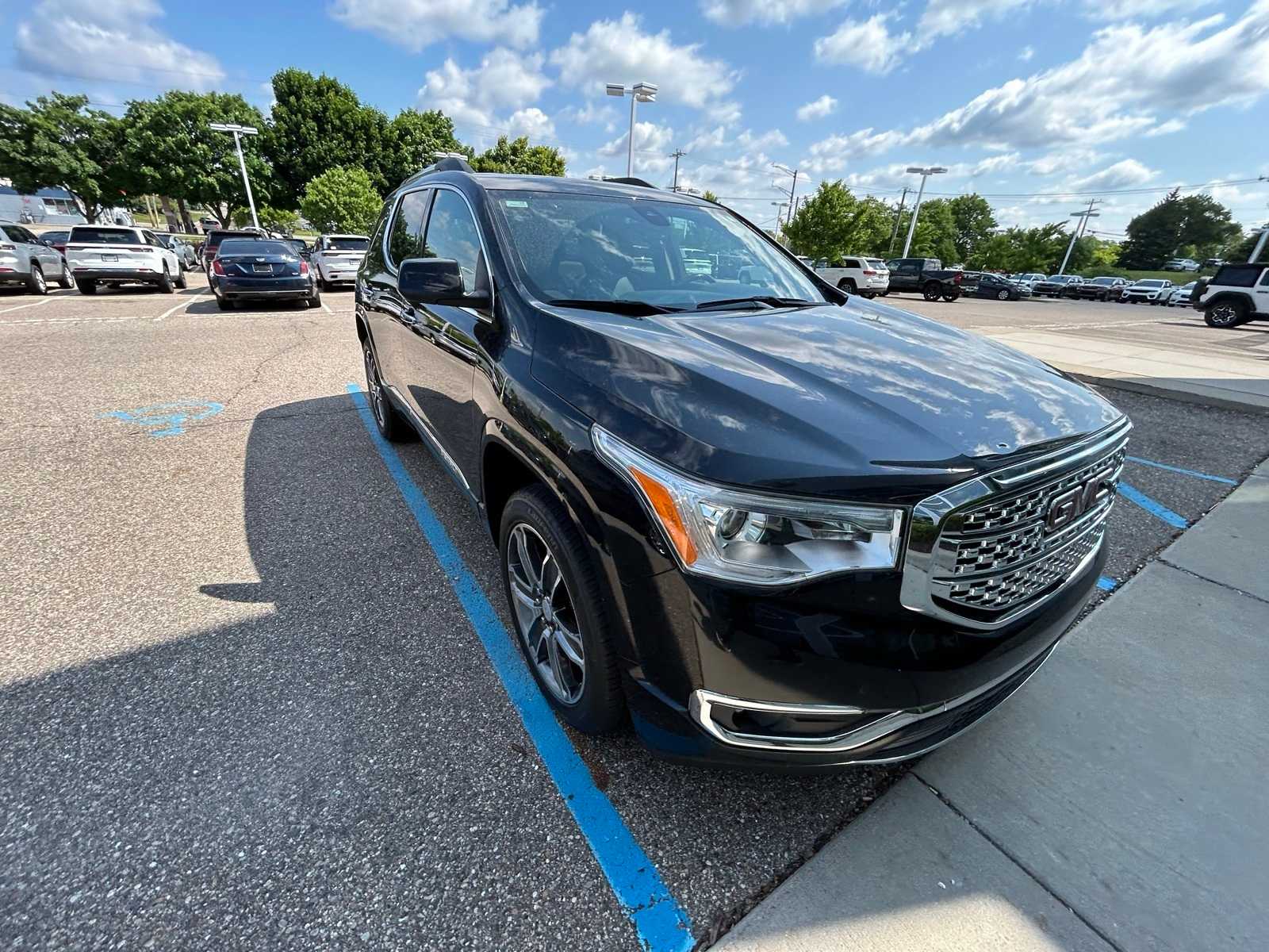 Thumbnail: 2019 GMC Acadia - 6