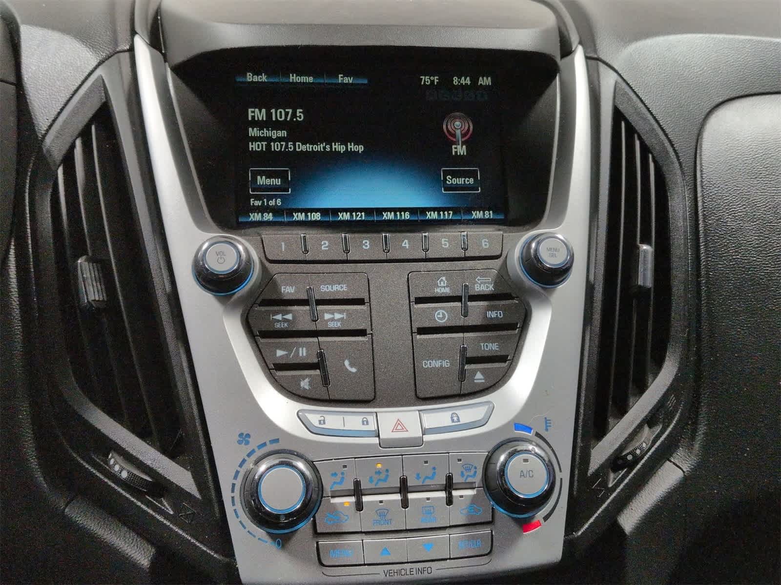 Thumbnail: 2015 Chevrolet Equinox - 28