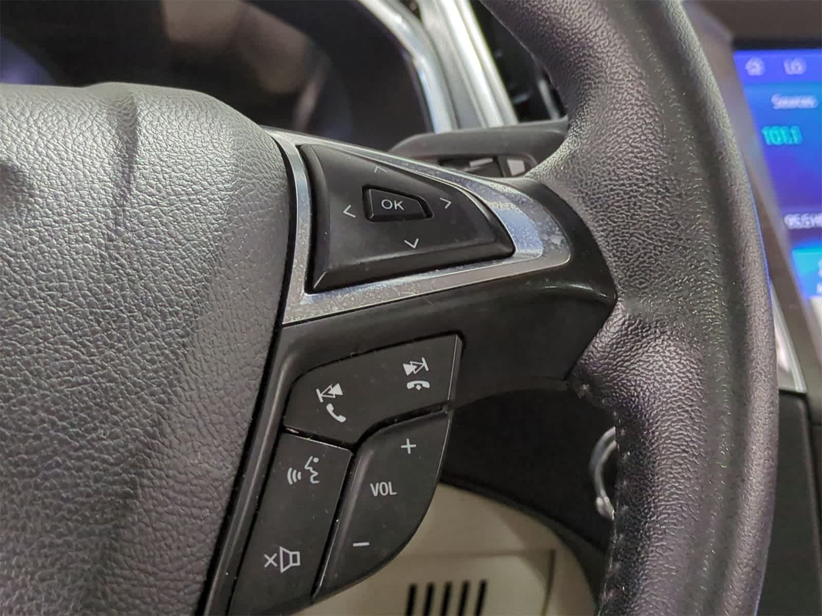 Thumbnail: 2020 Ford Edge - 27