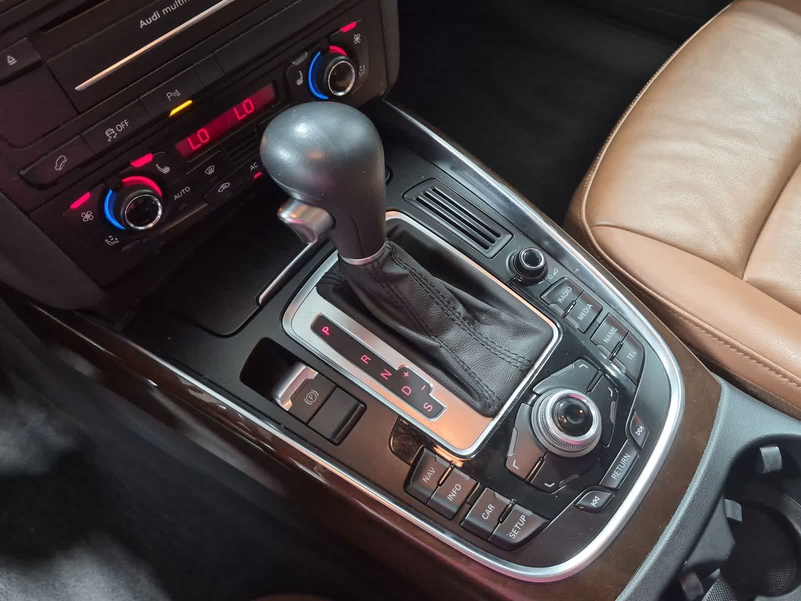 Thumbnail: 2011 Audi Q5 - 32