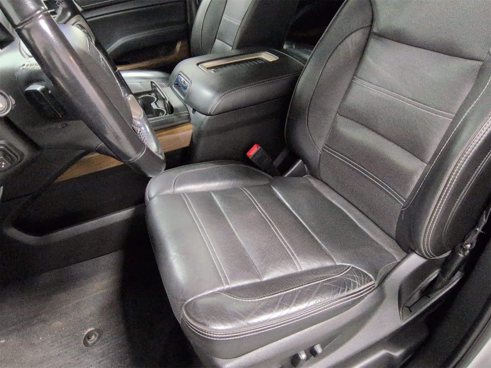 Thumbnail: 2020 GMC Yukon XL - 17