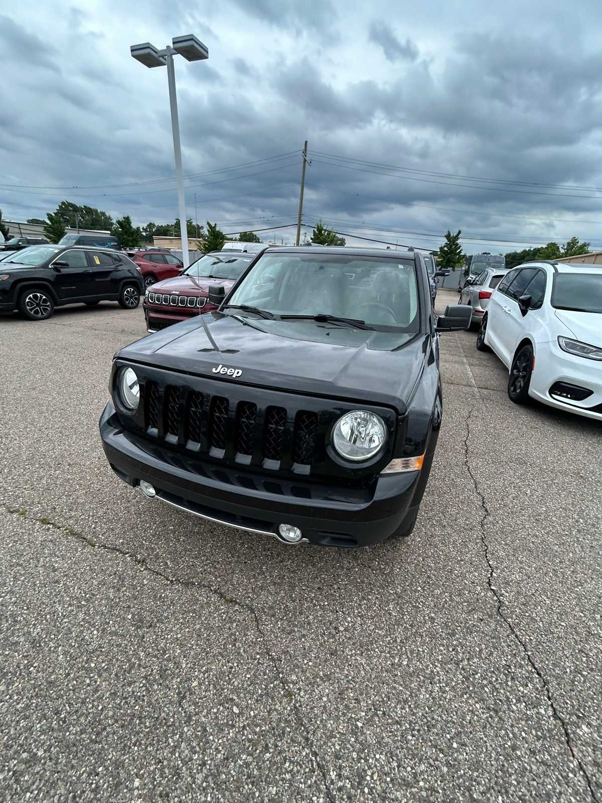 Thumbnail: 2017 Jeep Patriot - 7