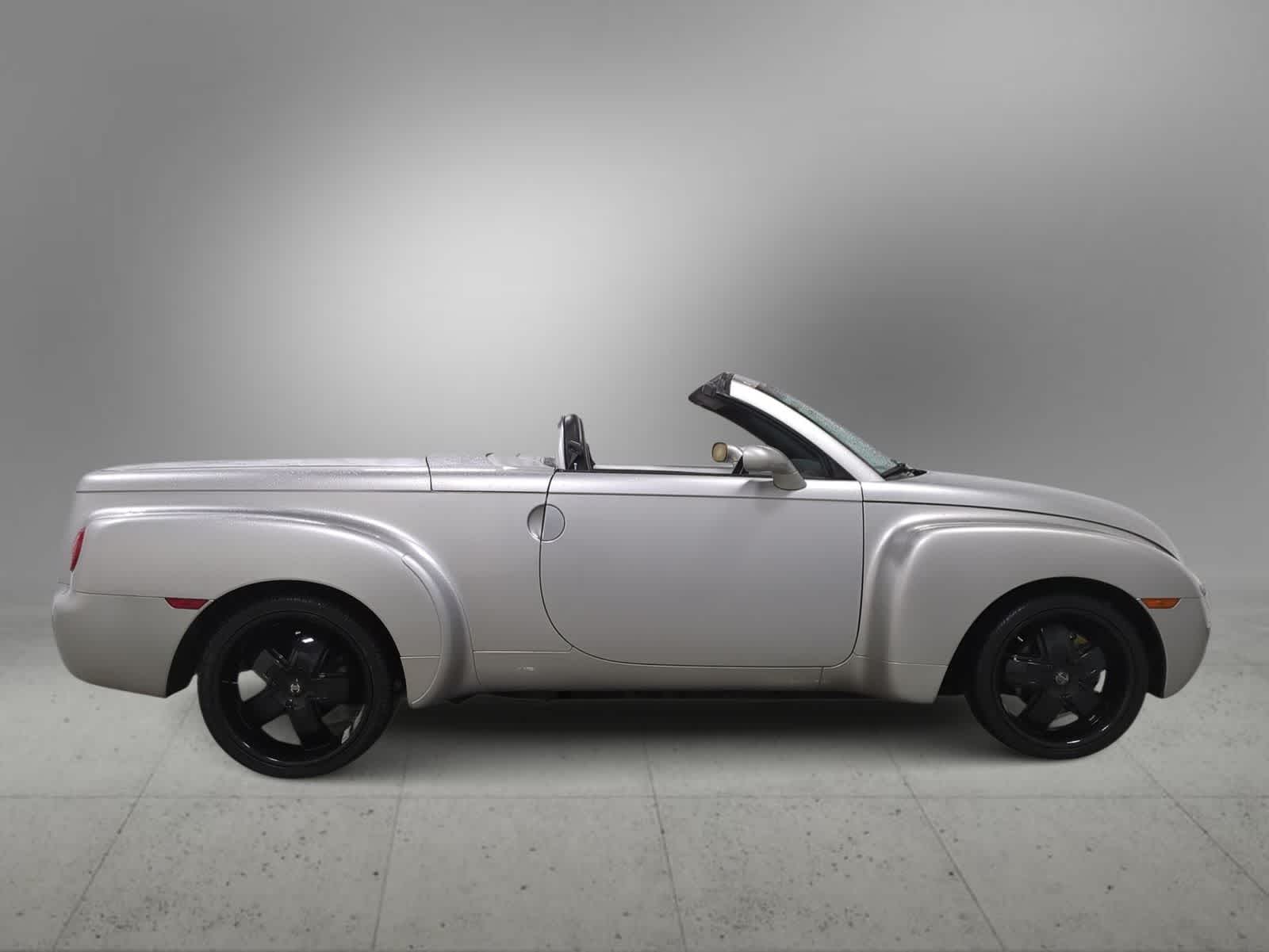 Thumbnail: 2005 Chevrolet SSR - 9