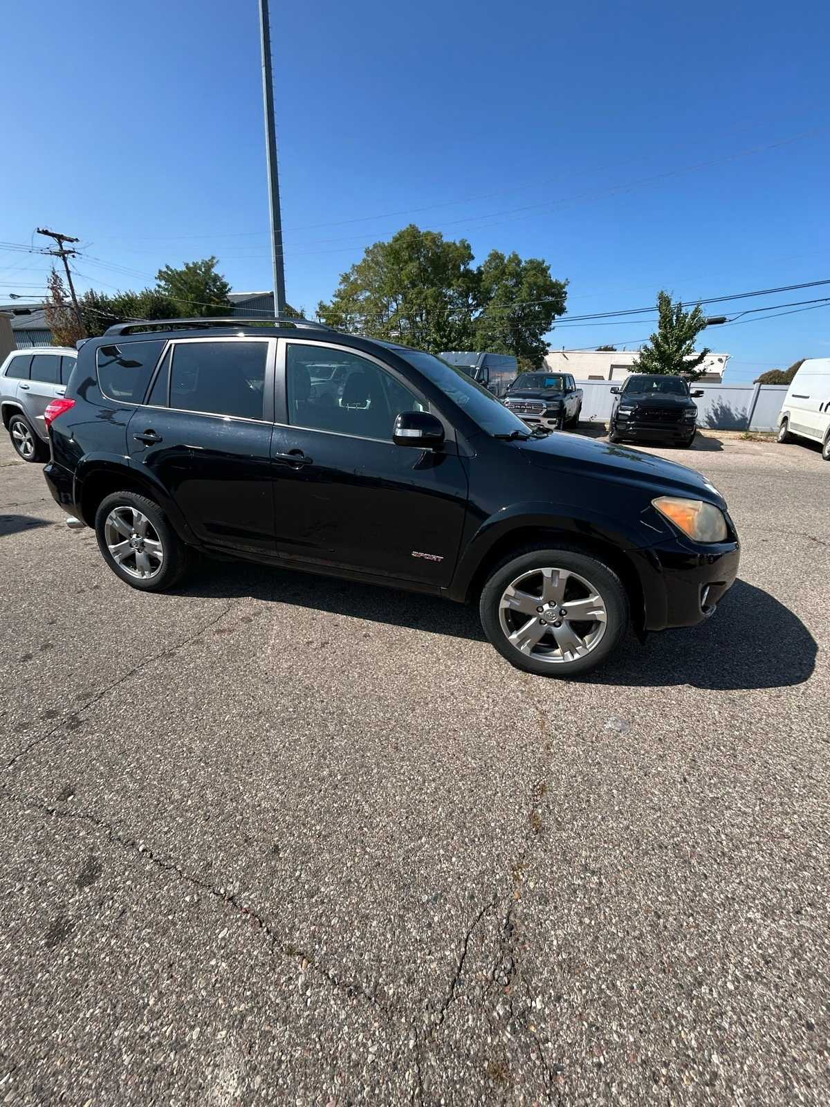 Thumbnail: 2010 Toyota RAV4 - 12