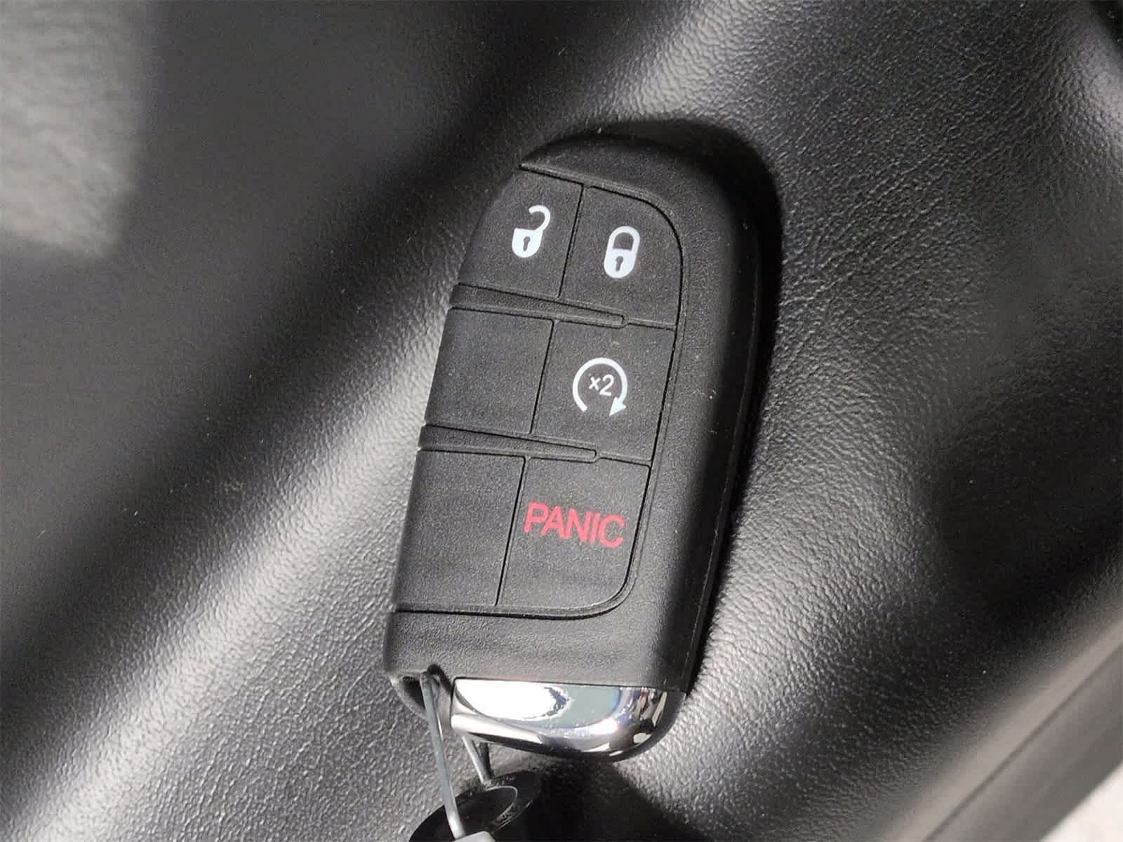 Thumbnail: 2019 Jeep Renegade - 35