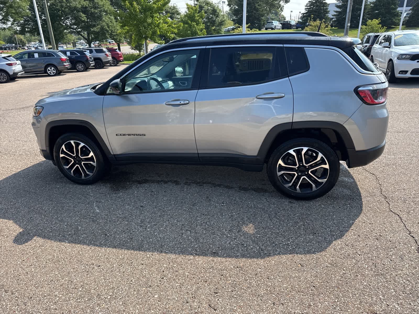 Thumbnail: 2022 Jeep Compass - 25