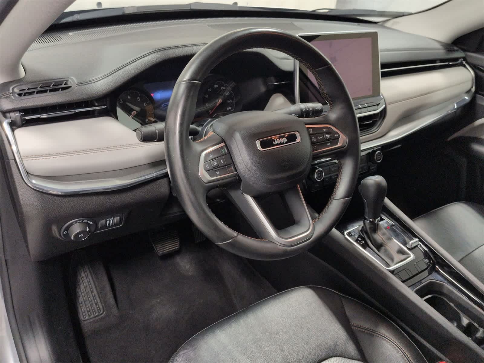 Thumbnail: 2022 Jeep Compass - 10