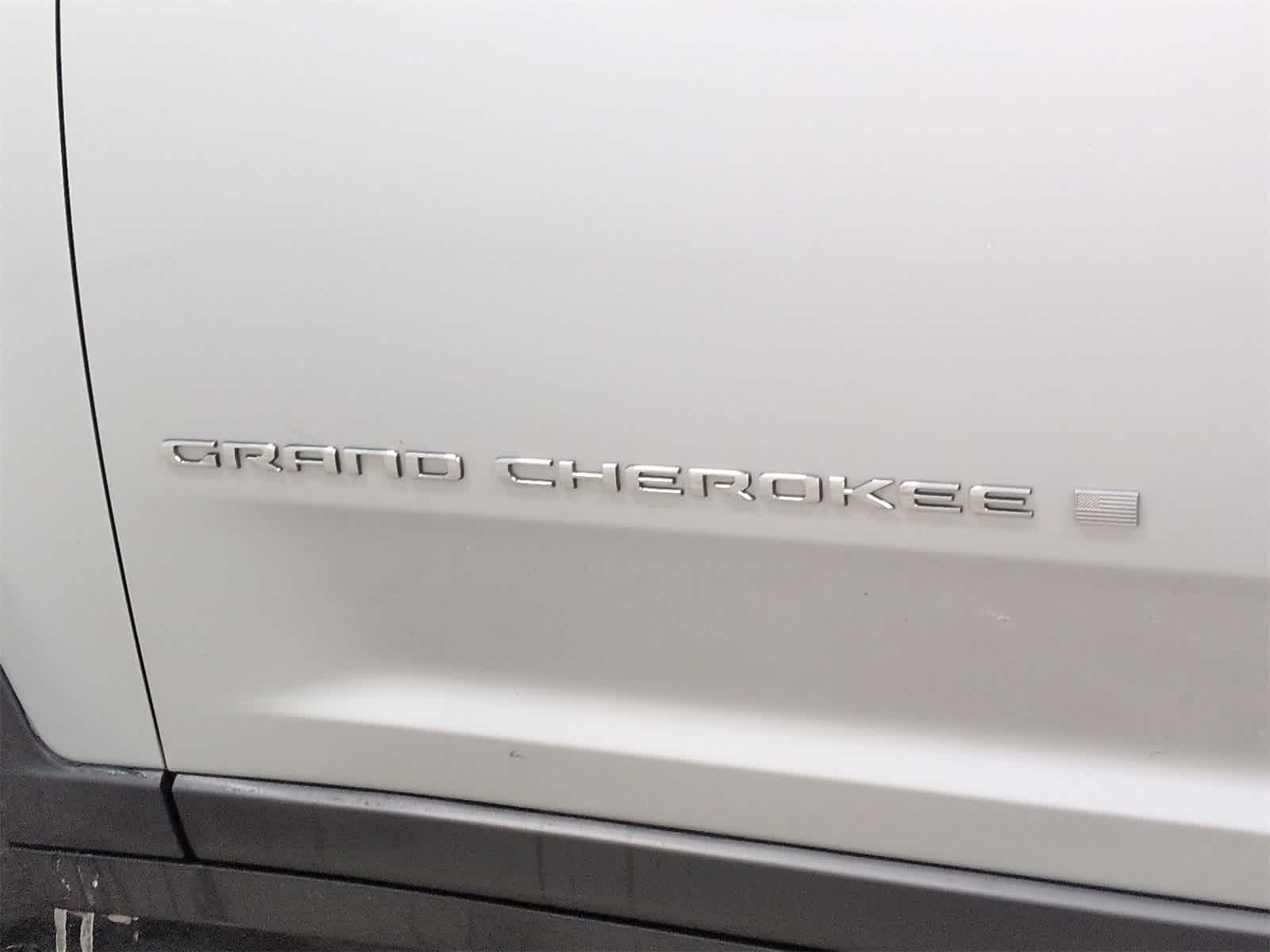 Thumbnail: 2023 Jeep Grand Cherokee - 12