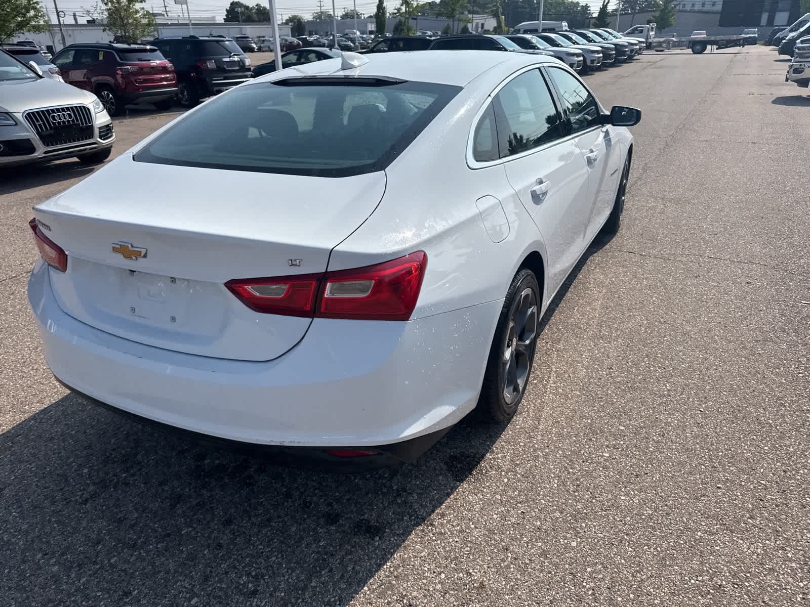 Thumbnail: 2023 Chevrolet Malibu - 16