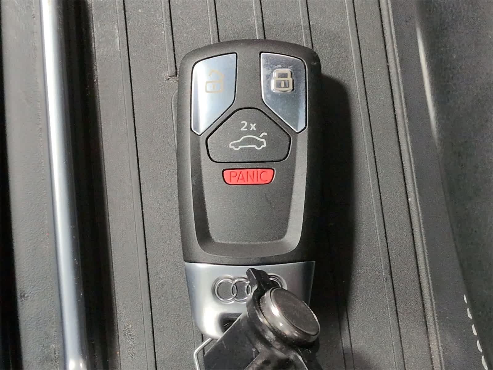 Thumbnail: 2019 Audi SQ5 - 39