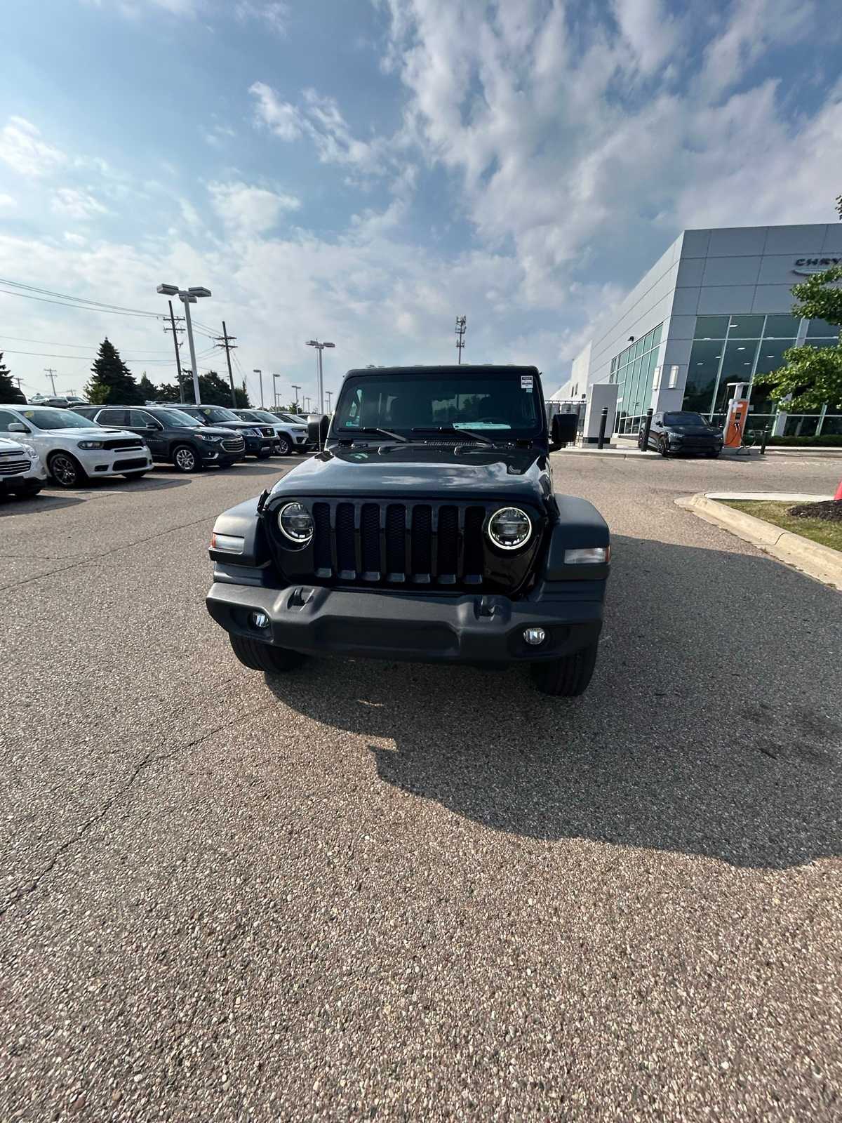 Thumbnail: 2021 Jeep Wrangler - 7