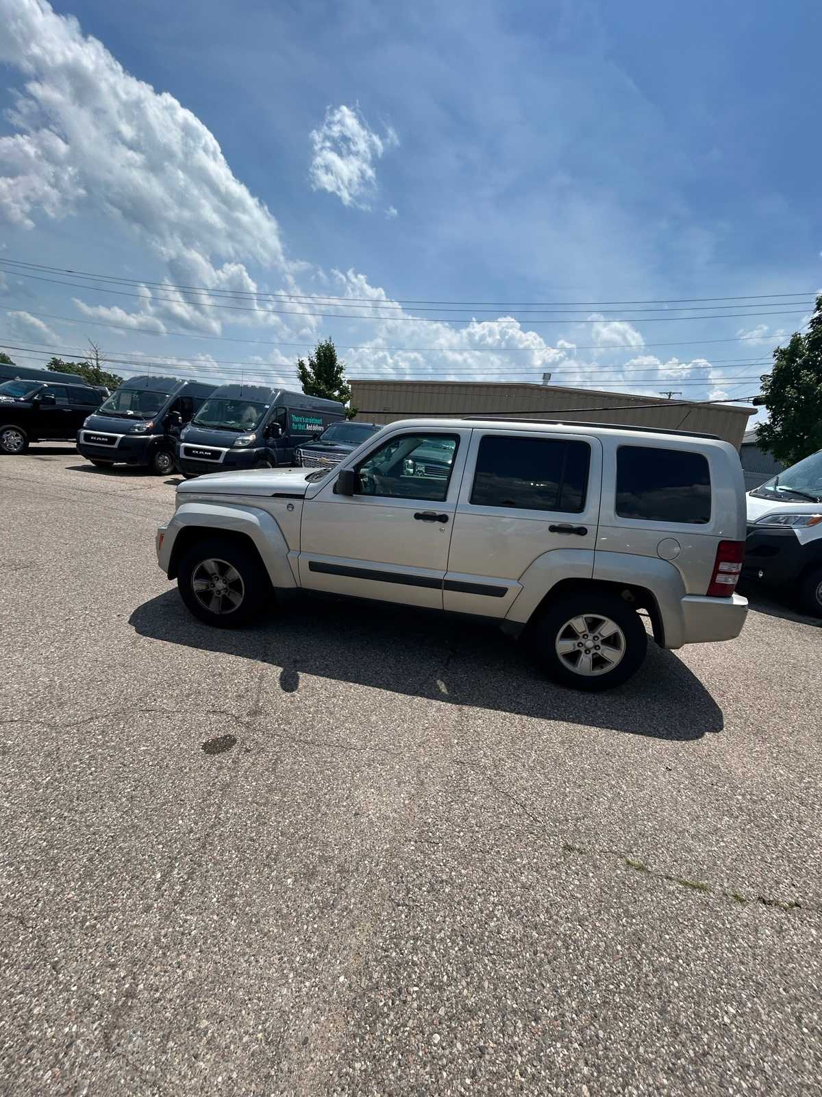 Thumbnail: 2009 Jeep Liberty - 24