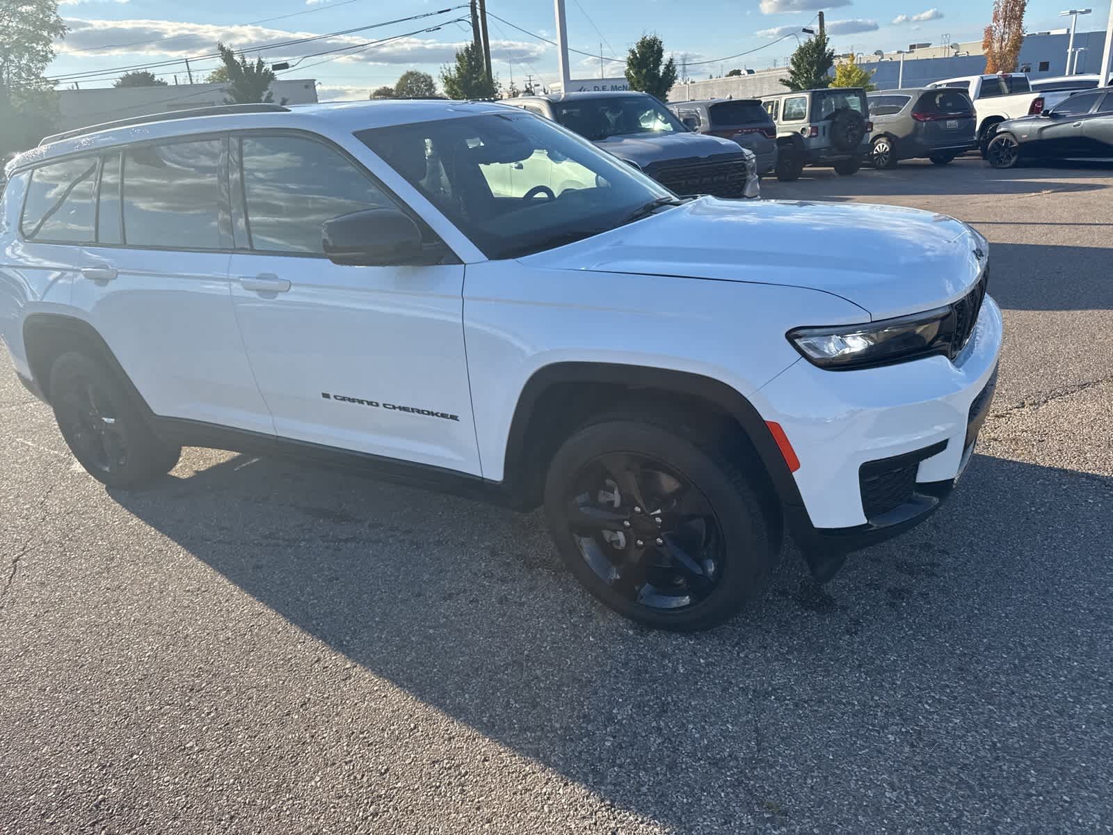 Thumbnail: 2023 Jeep Grand Cherokee L - 10