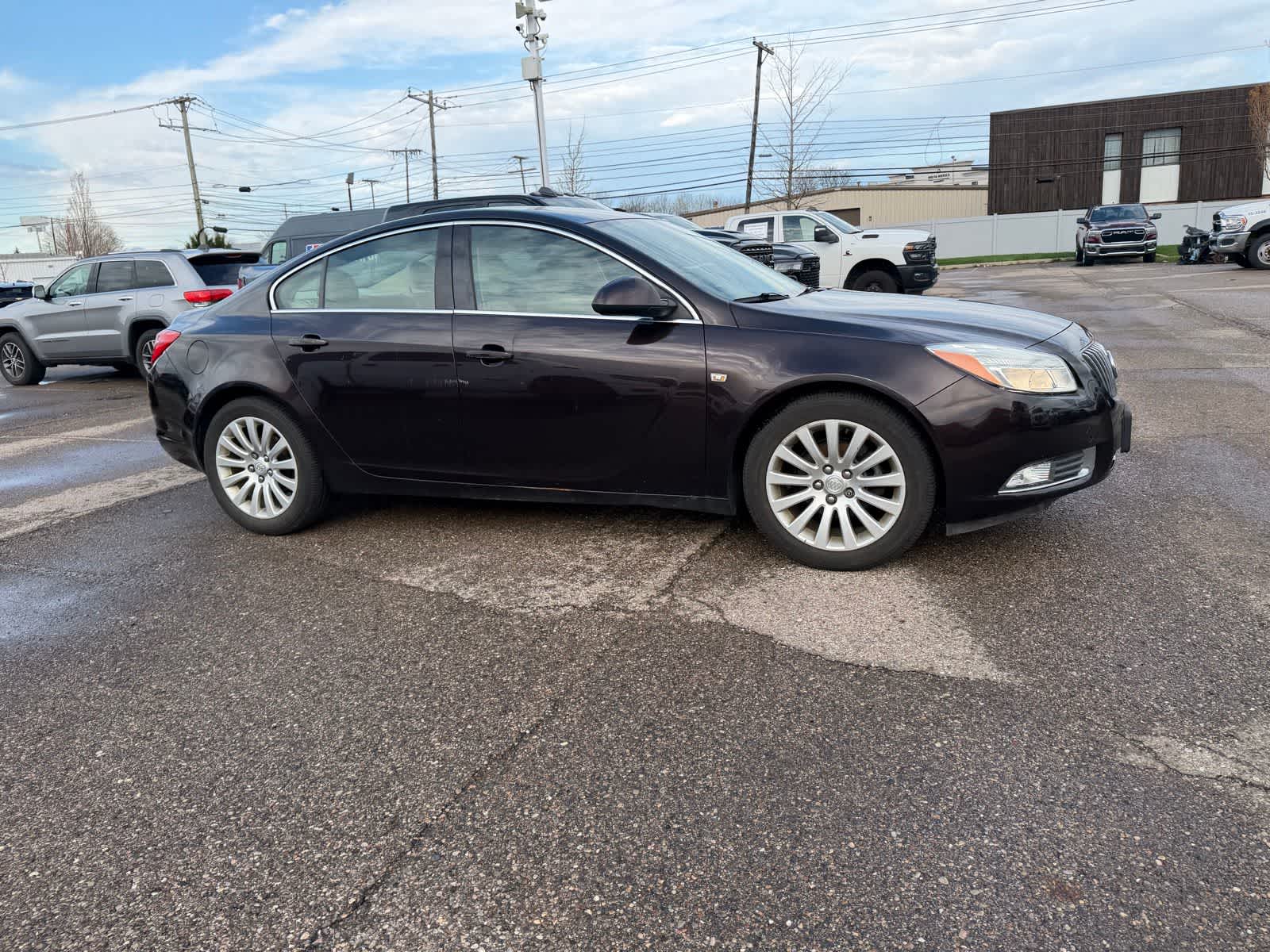 Thumbnail: 2011 Buick Regal - 9