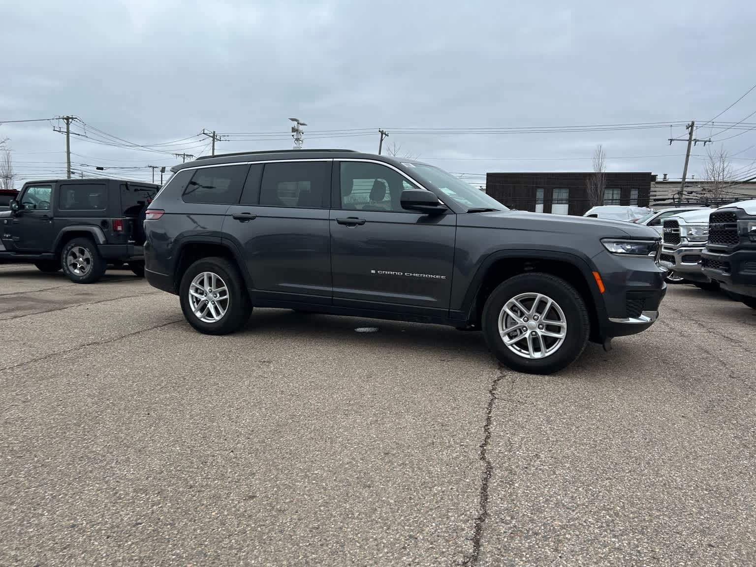 Thumbnail: 2024 Jeep Grand Cherokee L - 15