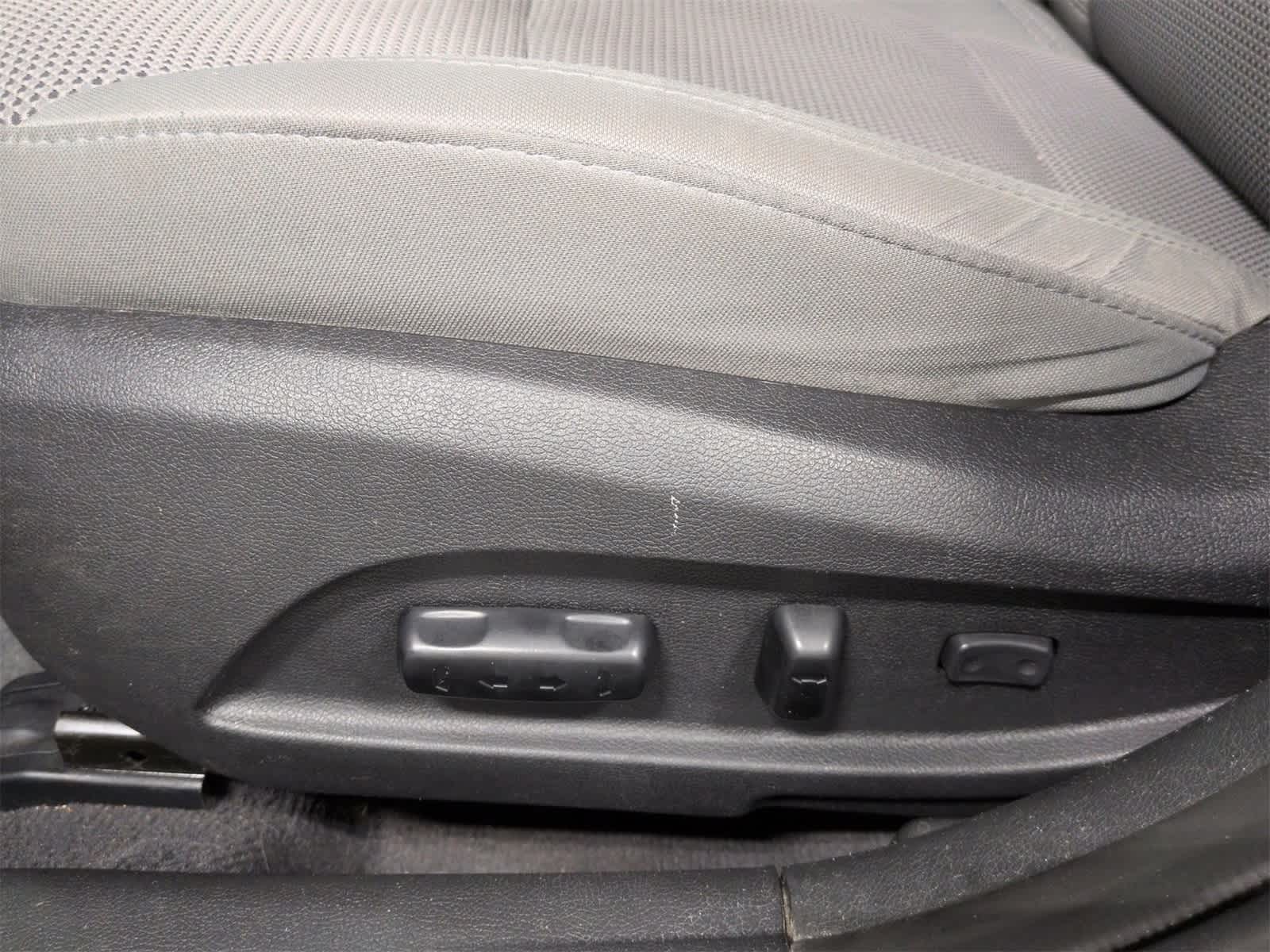 Thumbnail: 2013 Hyundai Sonata - 18