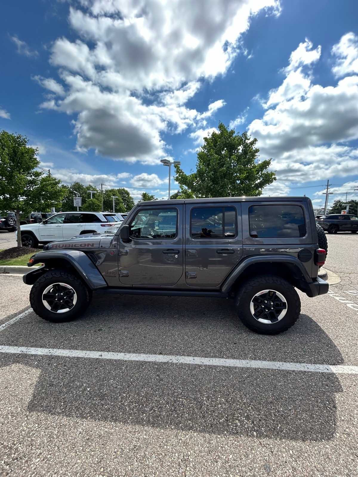 Thumbnail: 2021 Jeep Wrangler - 28