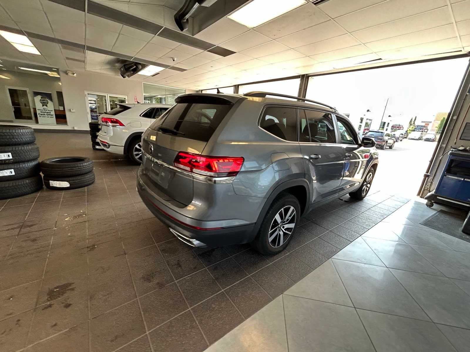 Thumbnail: 2022 Volkswagen Atlas - 15
