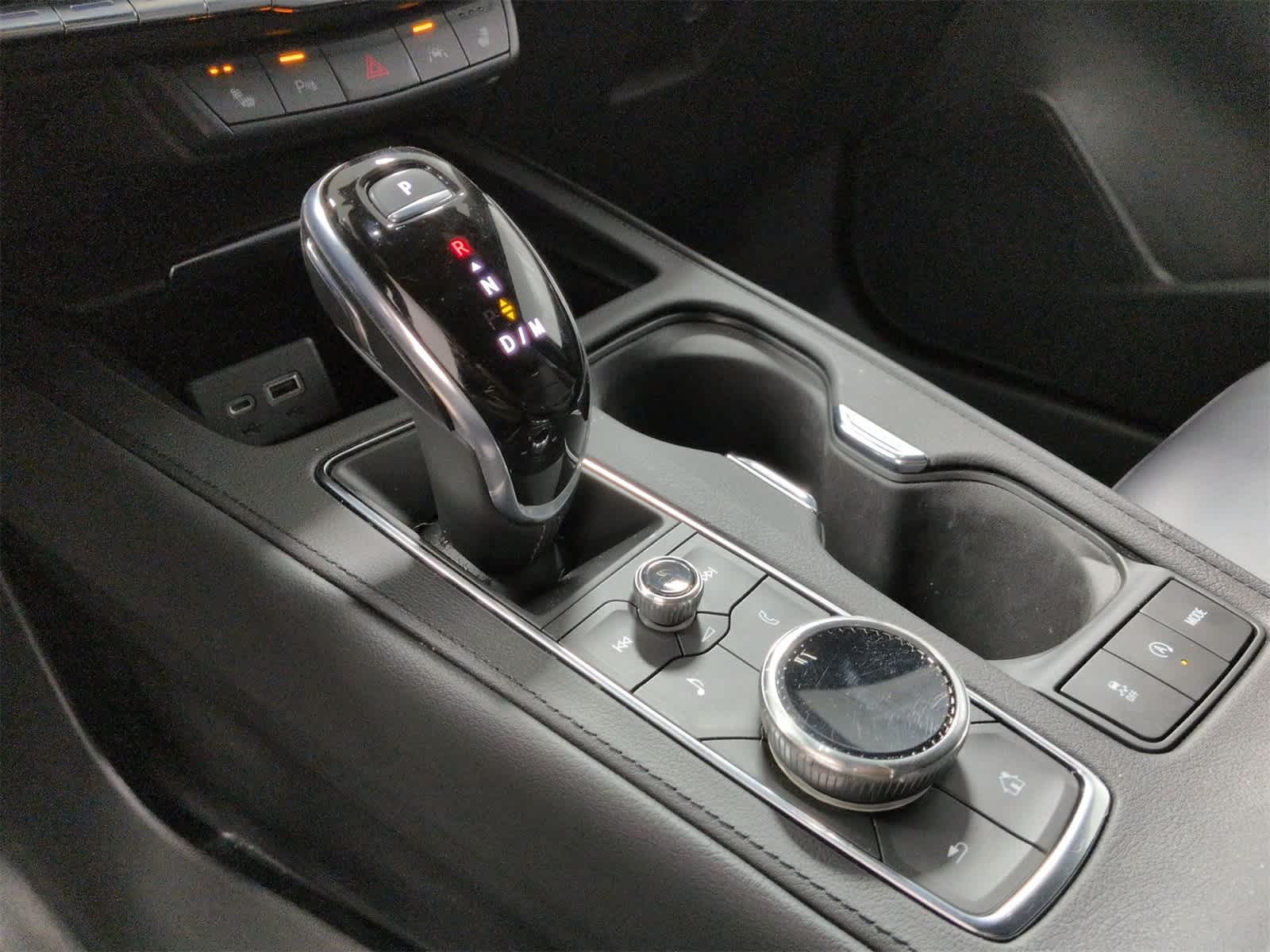 Thumbnail: 2022 Cadillac XT4 - 31