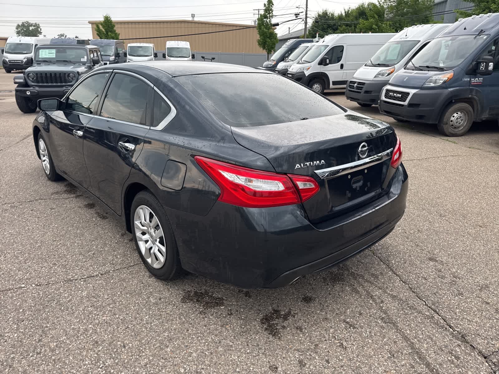 2017 Nissan Altima S 19