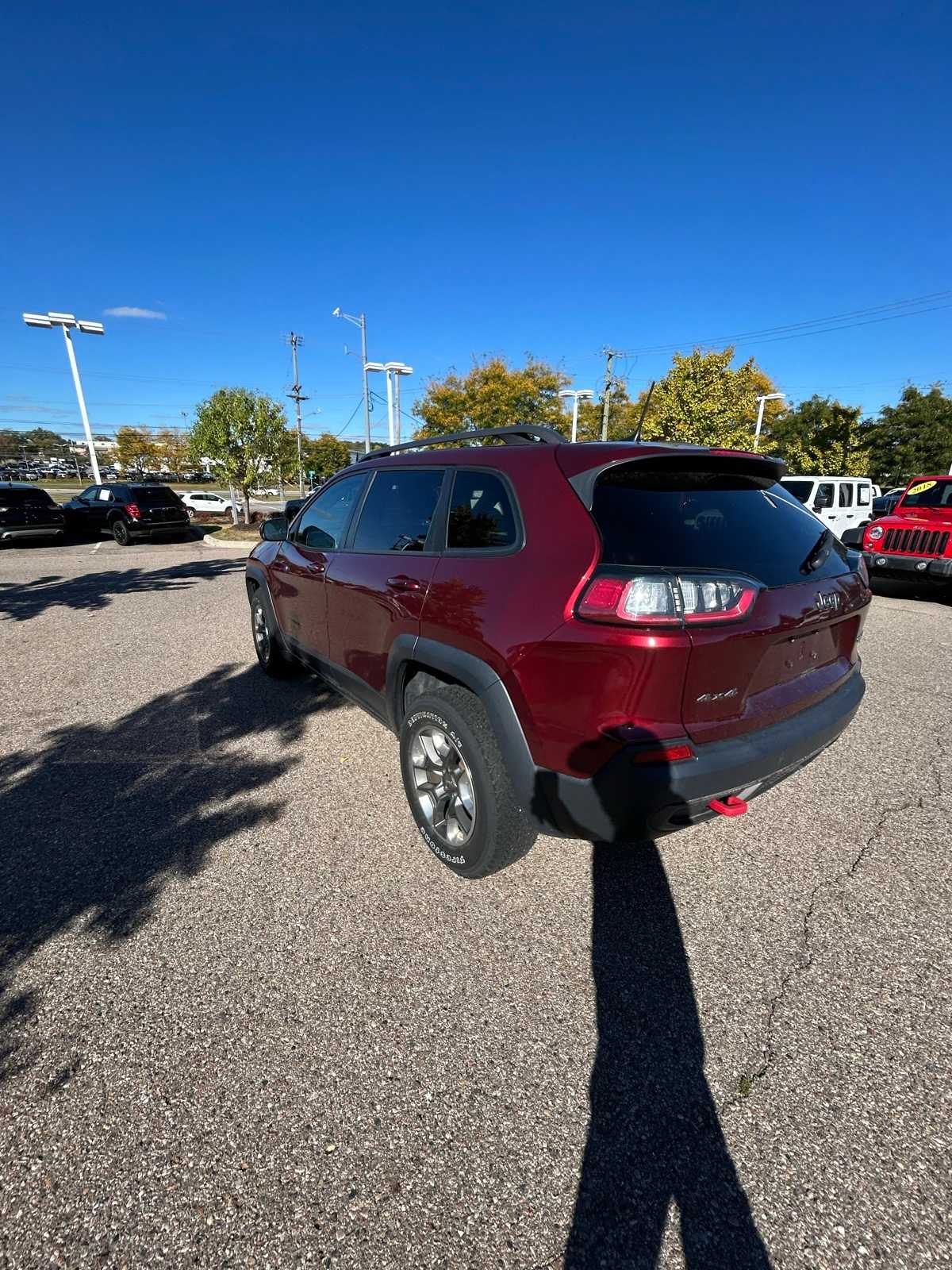 Thumbnail: 2019 Jeep Cherokee - 23