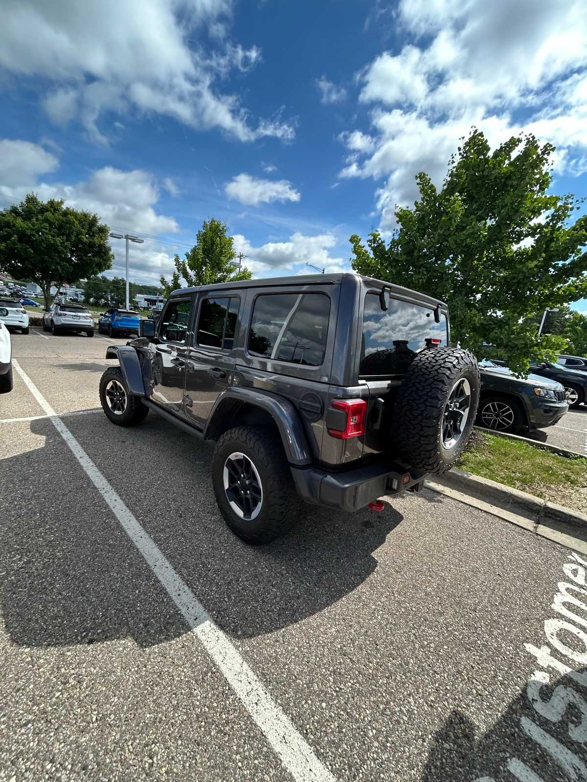 Thumbnail: 2021 Jeep Wrangler - 22