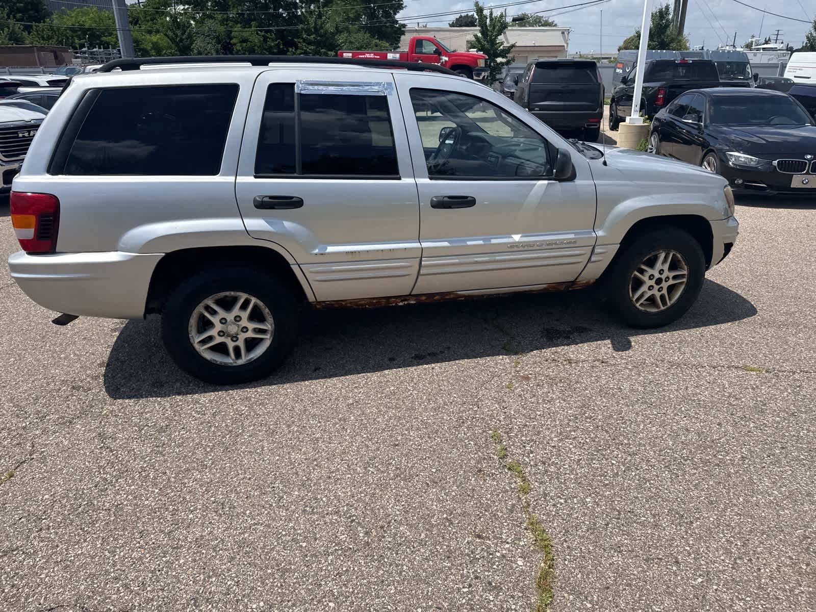 Thumbnail: 2004 Jeep Grand Cherokee - 13