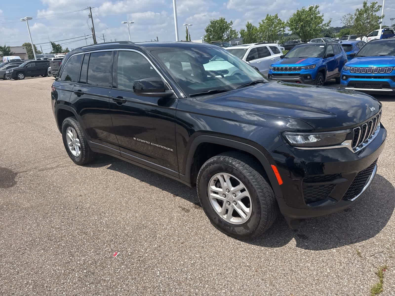 Thumbnail: 2023 Jeep Grand Cherokee - 8