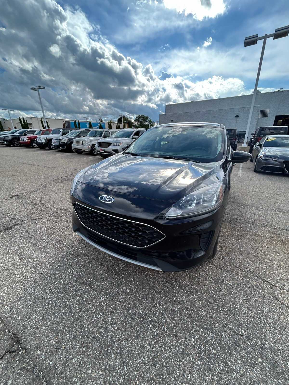 Thumbnail: 2021 Ford Escape - 3