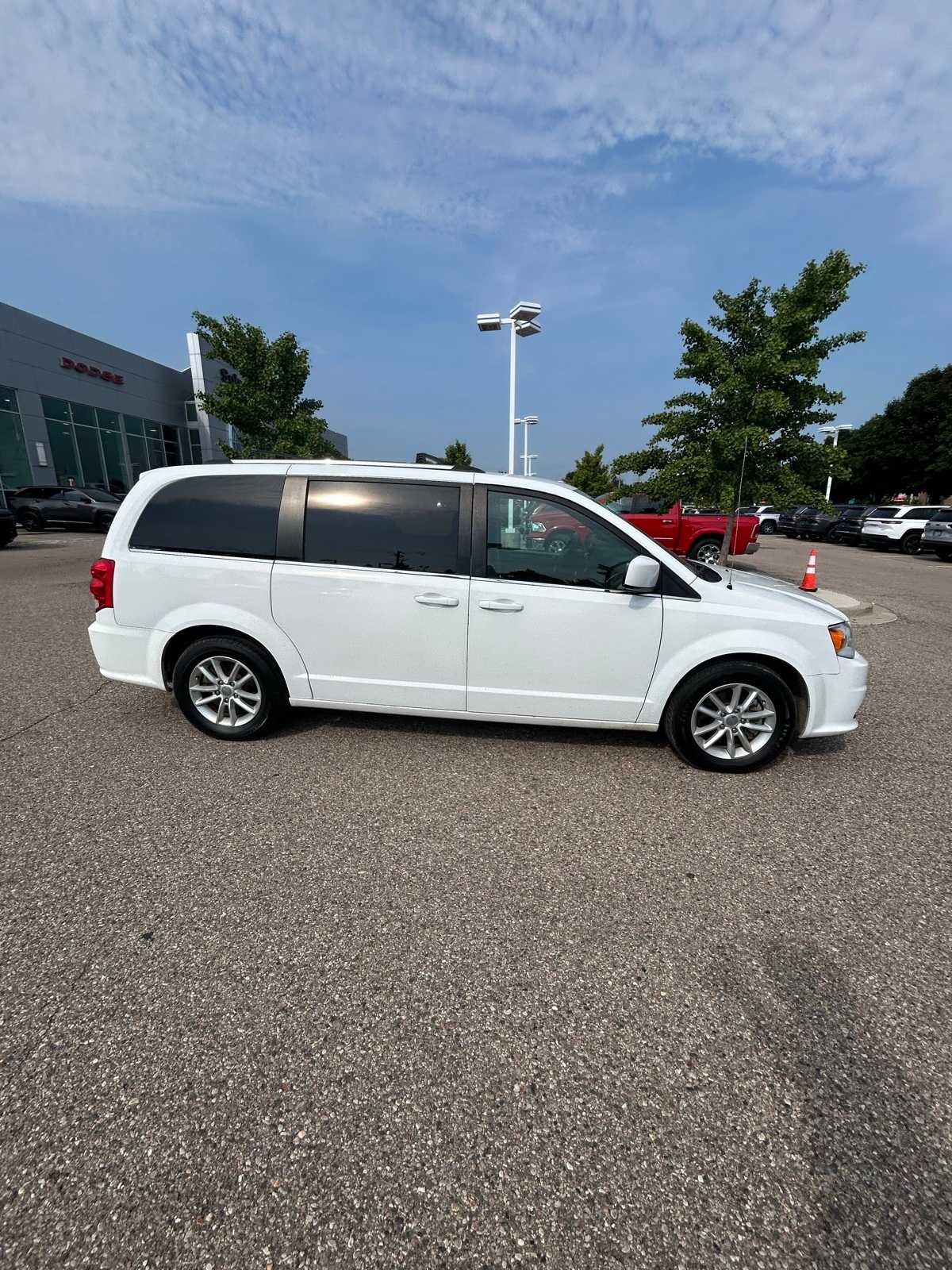 Thumbnail: 2019 Dodge Grand Caravan - 11
