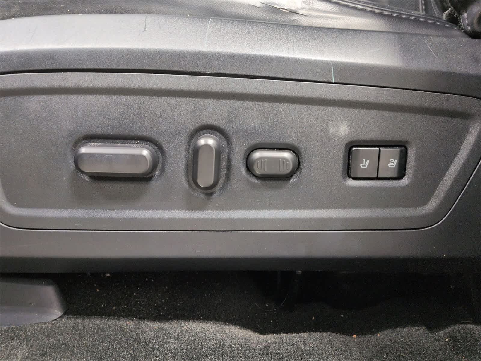 Thumbnail: 2017 Lincoln Navigator L - 17