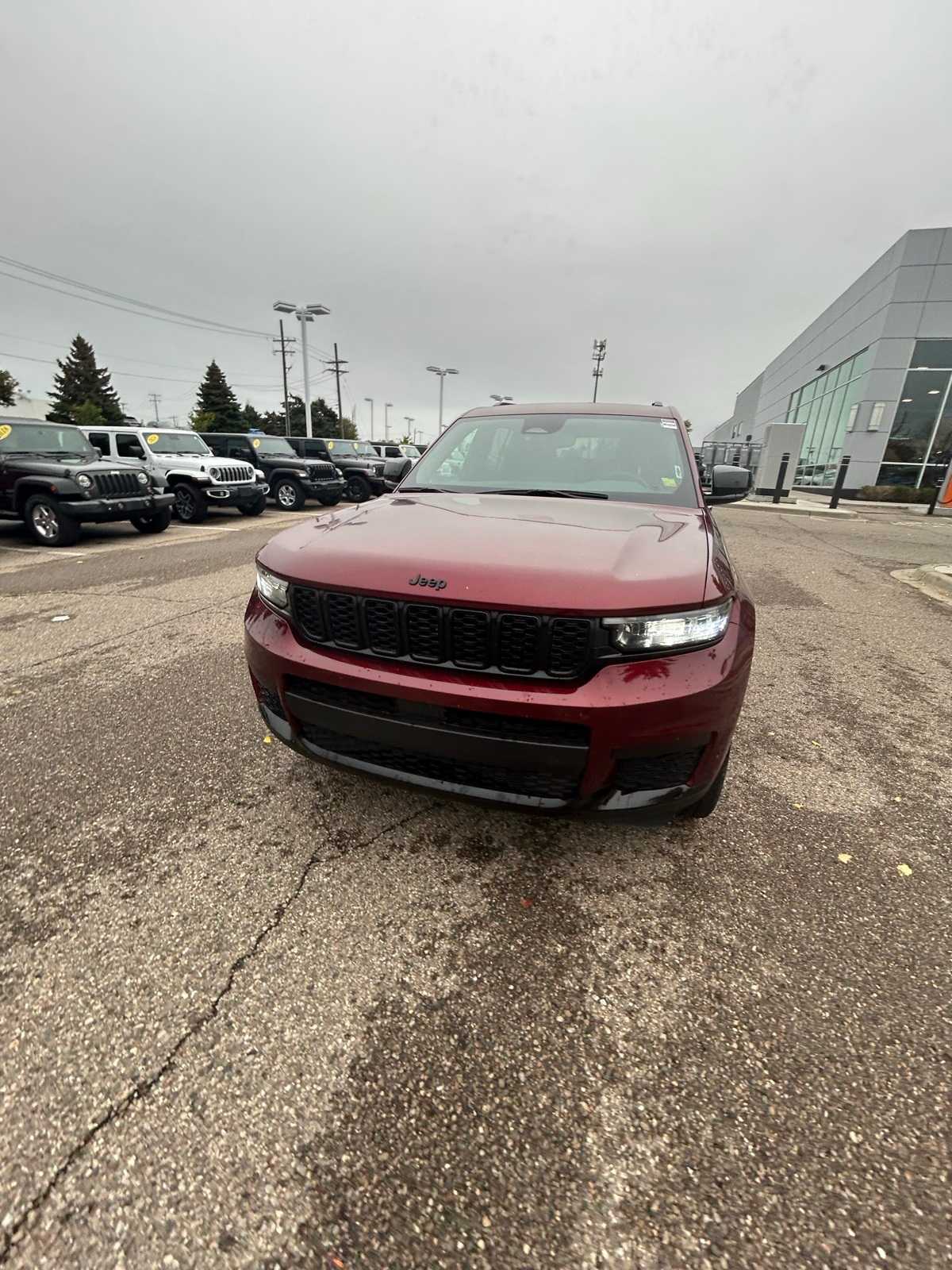 Thumbnail: 2023 Jeep Grand Cherokee L - 6
