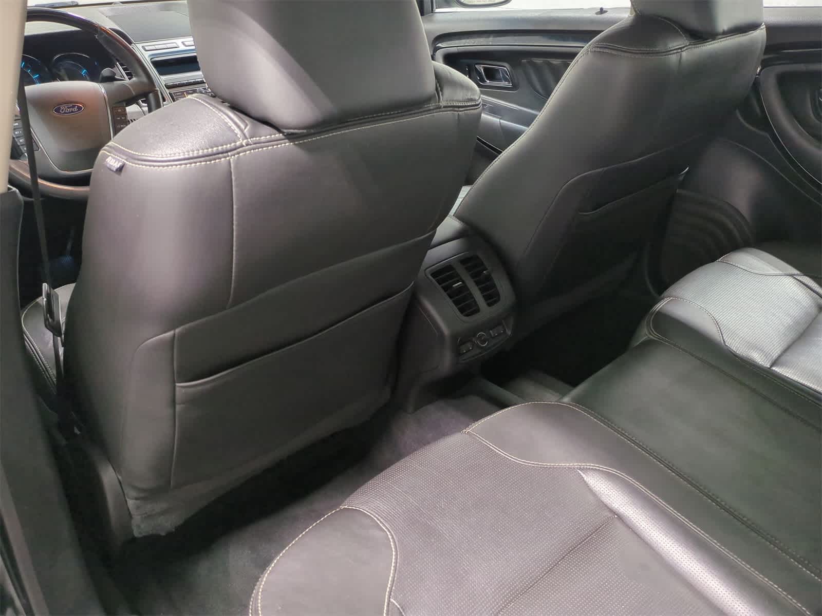 Thumbnail: 2010 Ford Taurus - 19