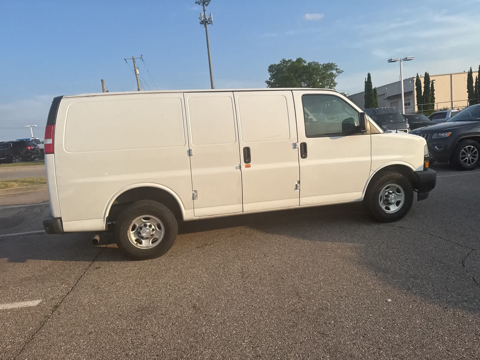 Thumbnail: 2018 Chevrolet Express - 12