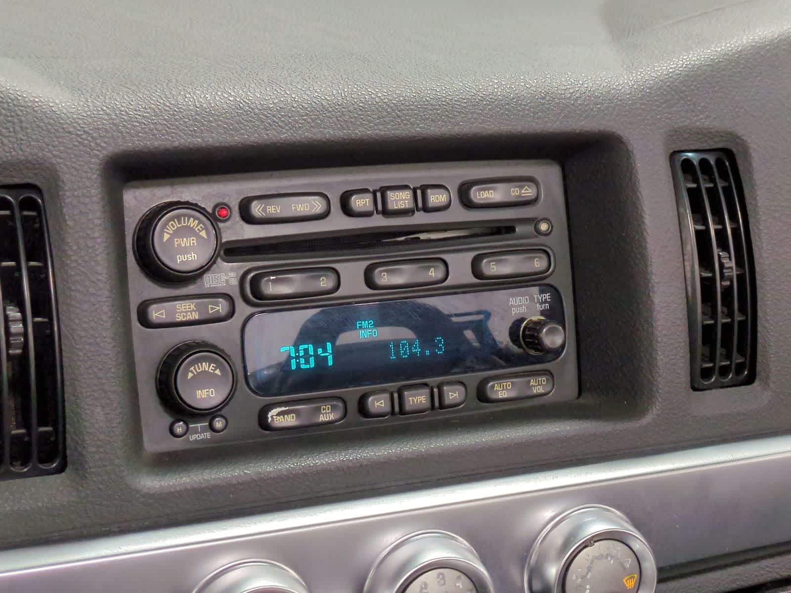 Thumbnail: 2005 Chevrolet SSR - 24