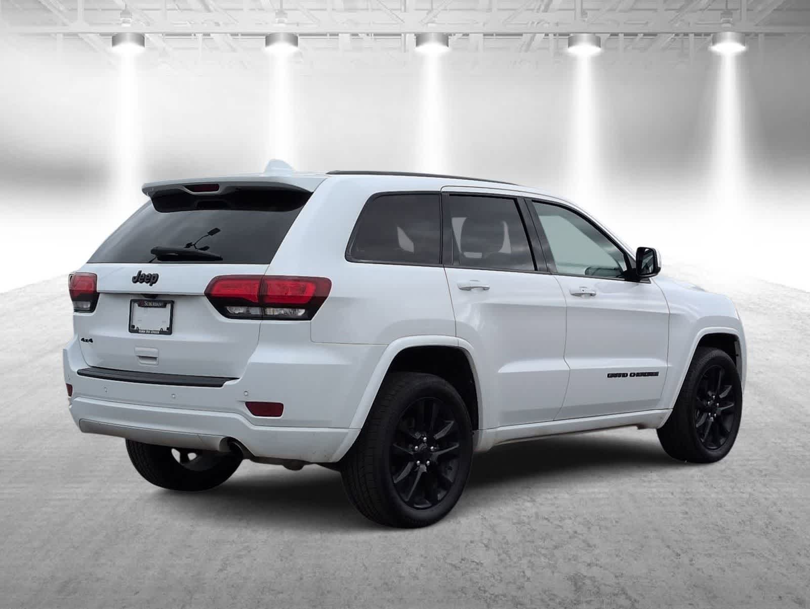 Thumbnail: 2021 Jeep Grand Cherokee - 8