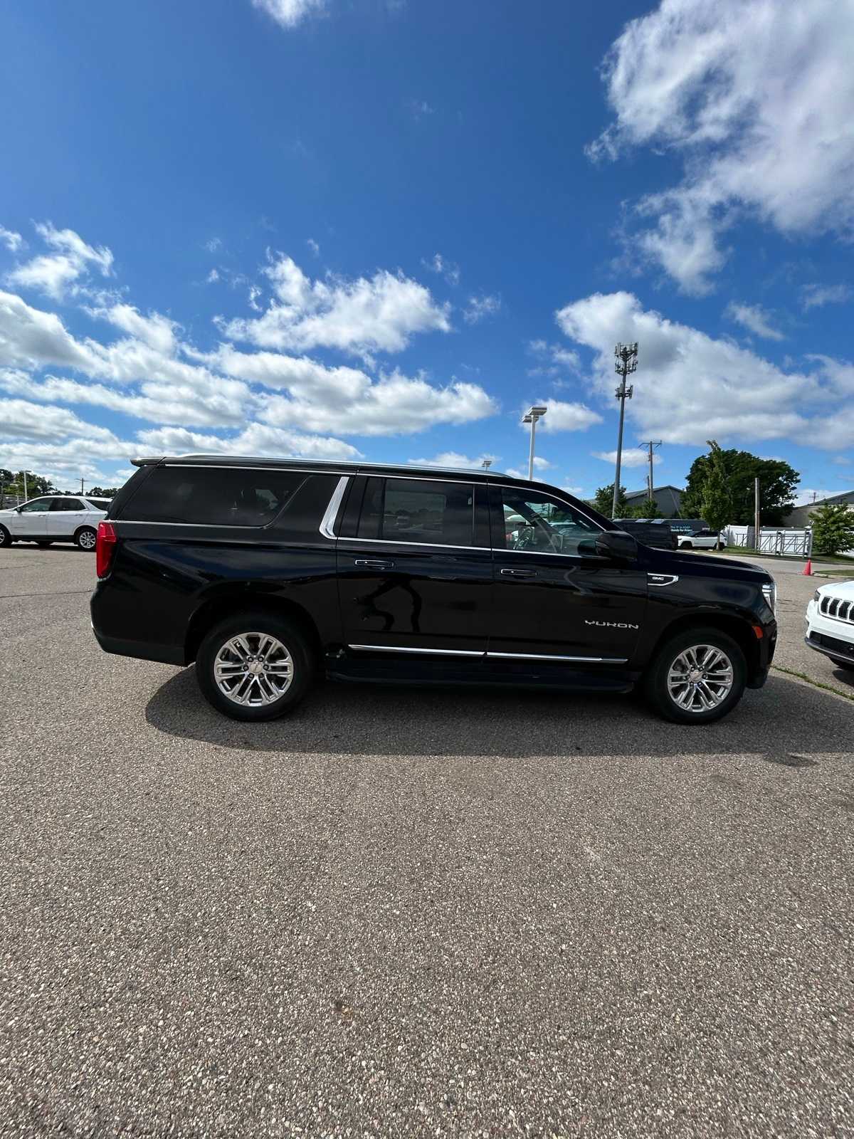 Thumbnail: 2021 GMC Yukon XL - 15